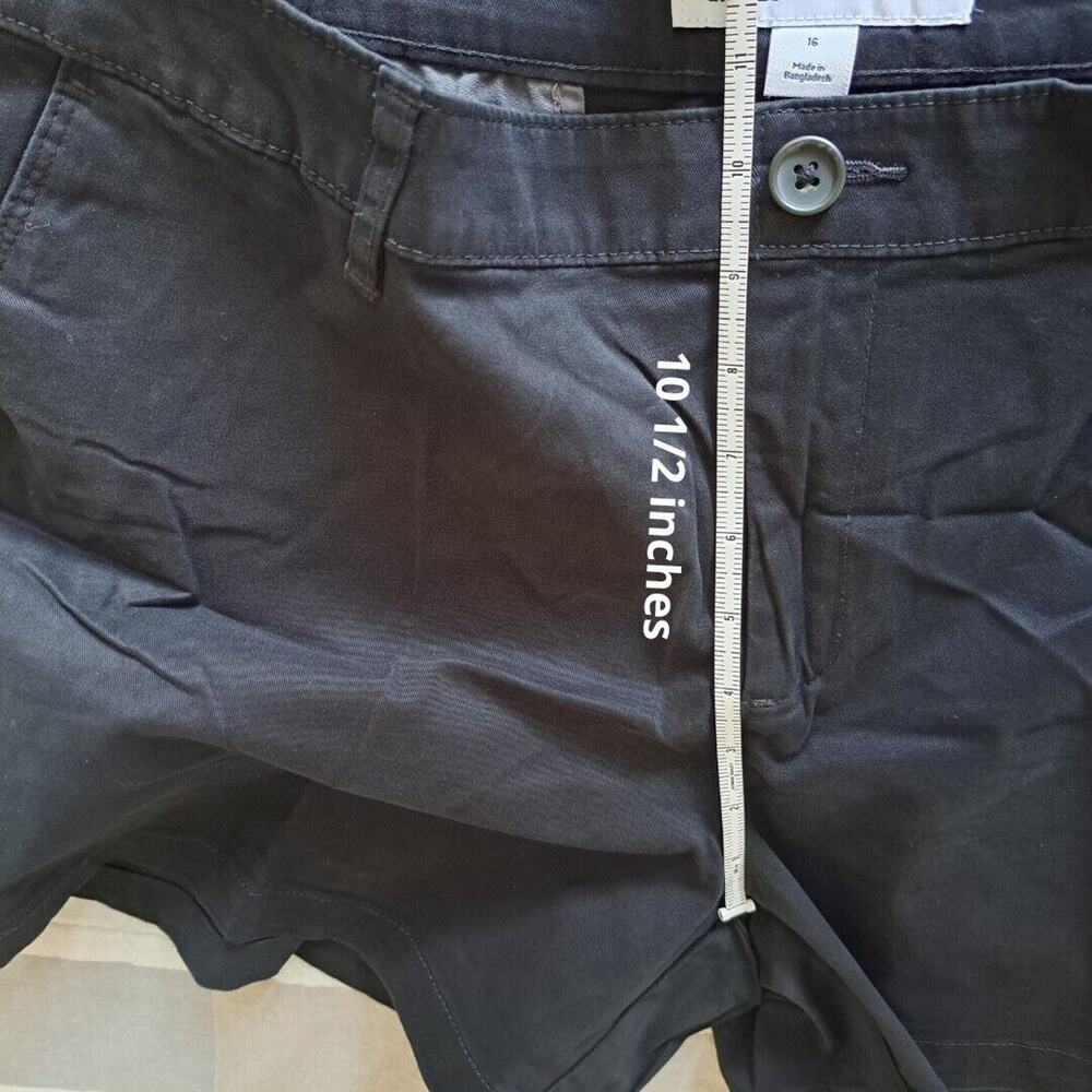 Amazon Essentials Women's 5 In Inseam Chino Short Black Size 16‎ - Picture 4 of 11